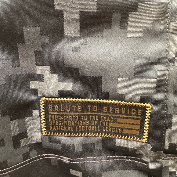 CHICAGO BEARS SALUTE TO SERVICE WOMENS LARGE JACKET. FUR INSIDE LINING NIKE - Picture 3 of 6